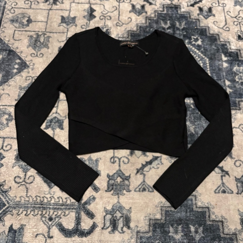 NWT ALMOST FAMOUS BLACK STRETCHY RIBBED CRISS-CROSS CROP TOP LONG SLEEVE SWEATER